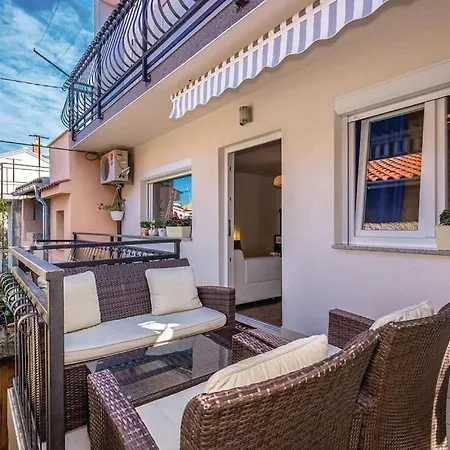 Karla Apartment *