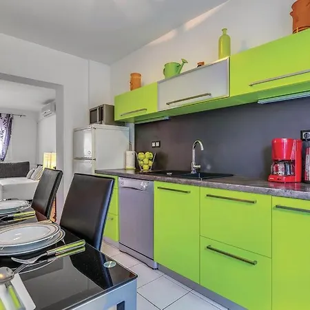 Karla Apartment *