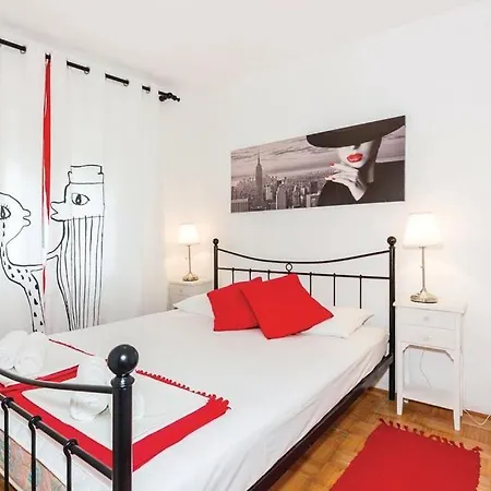 Karla Apartment