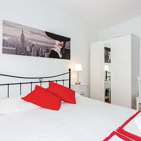 Karla Apartment *
